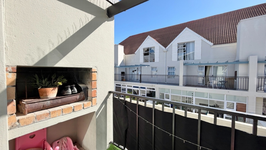 2 Bedroom Property for Sale in Gordons Bay Central Western Cape